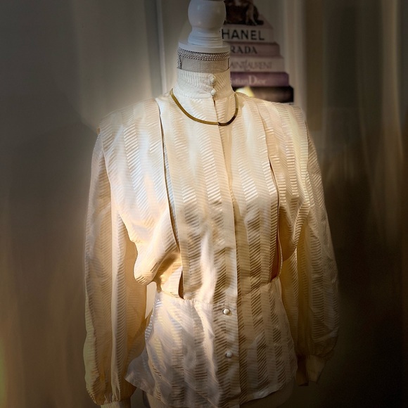 100% Silk Cream Victorian Style Blouse Size - Picture 9 of 10